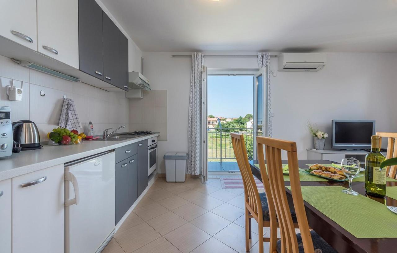 Apartment Nensi 포레치 외부 사진